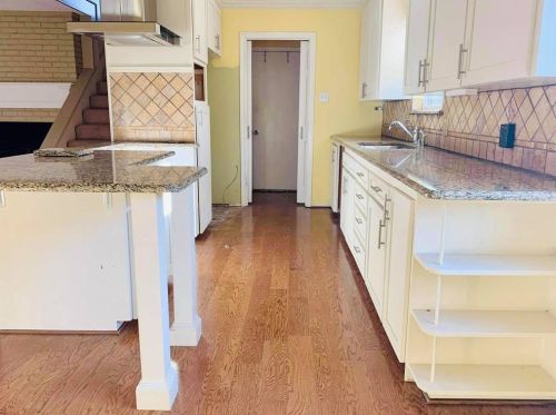 10212 Chesterton Dr, Dallas TX  75238-2248 exterior