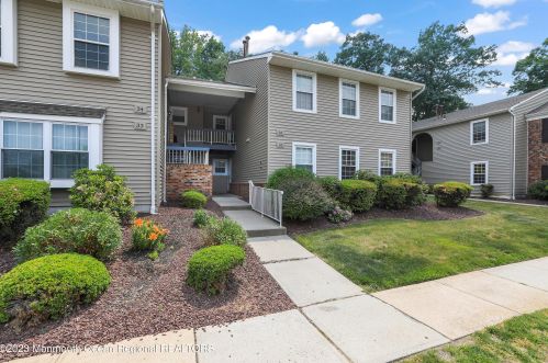 36 Lane Ct, Old Bridge, NJ 08857-2672