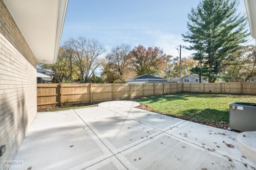 816 Emerald Dr, Naperville IL  60540-7246 exterior