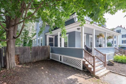 38 Winter St, Laconia, NH 03246-3123