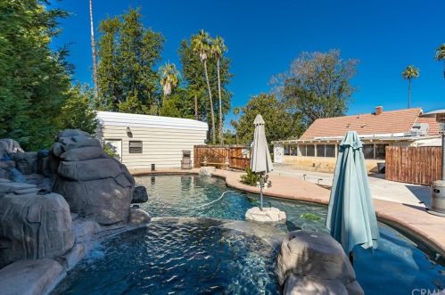 10080 Victoria Ave, Riverside CA  92503-6146 exterior