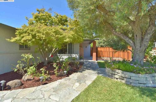 737 Debra St, Livermore, CA 94550-2320