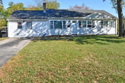 250 Richmond Dr, Warwick, RI 02888-1215