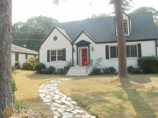 1565 Centra Villa Dr, Atlanta, GA 30311-3963