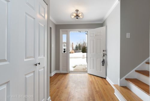 1505 Cortland Dr, Naperville, IL 60565-1217