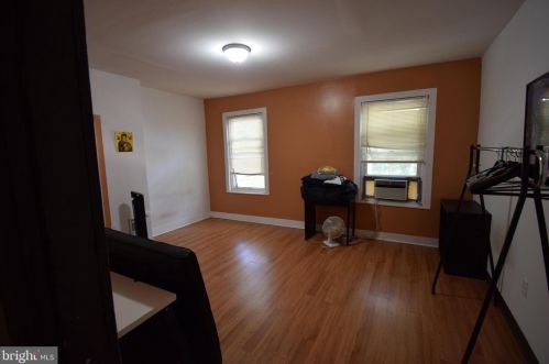 2224 11 St, Philadelphia PA 19133-1002 exterior