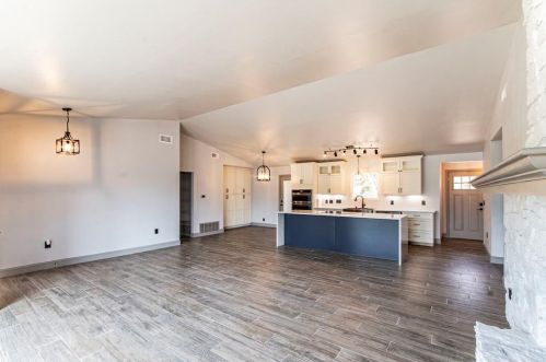 9600 Claxton Dr, Austin TX  78736-2911 exterior