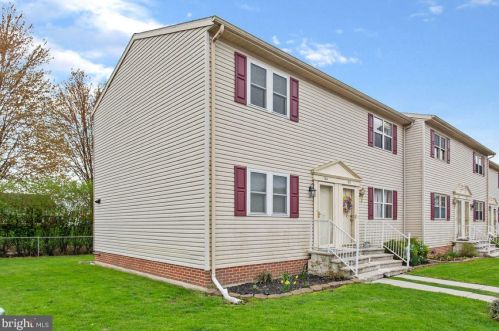 160 Center St, Hanover, PA 17331-2840