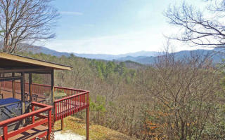 230 Caesars Cove Dr, Hayesville, NC 28904-8012