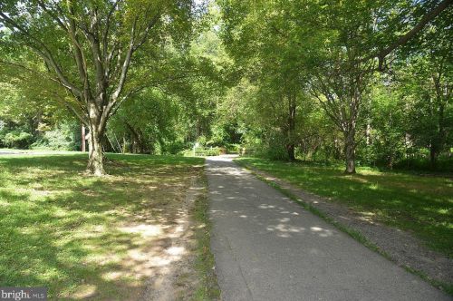 8601 Manchester Rd, Silver Spring MD 20901-4360 exterior