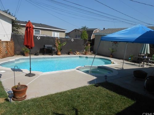 1464 Fairvalley Ave, Covina, CA 91722-2031