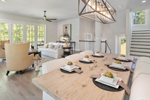 4035 Haverhill Dr, Atlanta GA  30342-3881 exterior