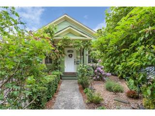 149 80th St, Seattle, WA 98115-4033