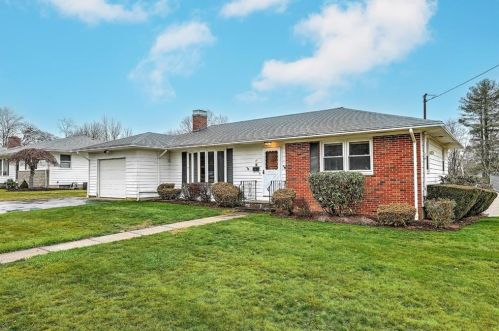 22 Di Ponte Dr, Providence, RI 02919-2240