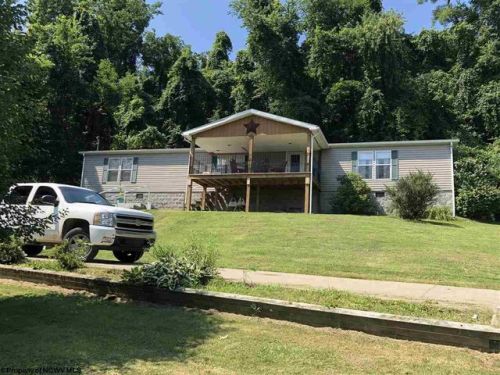 672 Chicken Farm Rd, Clarksburg, WV 26301-6554