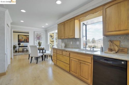 23 Kirkwood Ct, Concord CA  94521-1427 exterior