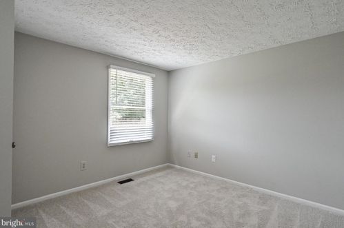 8407 Paige Glen Ave, Springfield VA  22152-3543 exterior