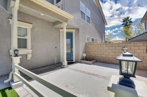 7948 Shadow Trails Ln, Riverside CA  92509-7007 exterior