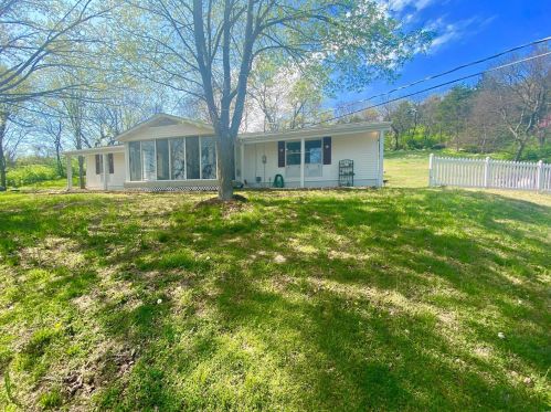 1739 Bruhn Ln, Horine, MO 63070-1302