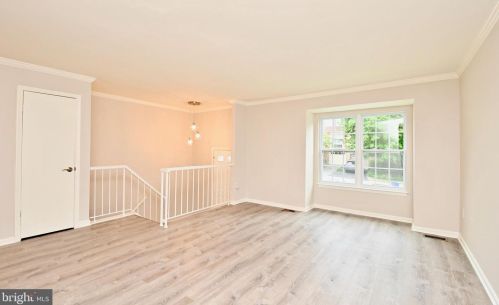 7803 Wintercress Ln, Springfield VA  22152-3842 exterior