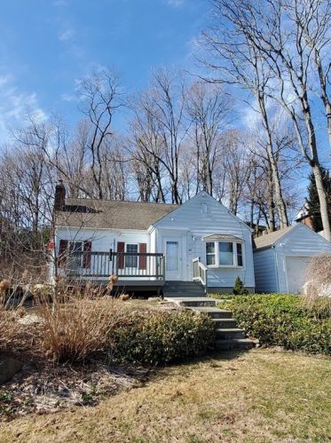 36 Windsor Pl, Norwalk, CT 06854-4126