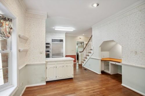3332 Grant Vly Rd, Atlanta GA  30305-1110 exterior