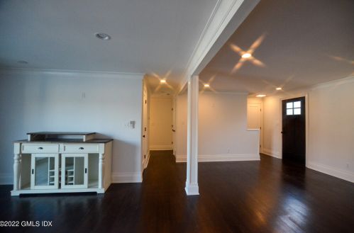 23 Nicholas Ave, Greenwich CT  06831-4923 exterior