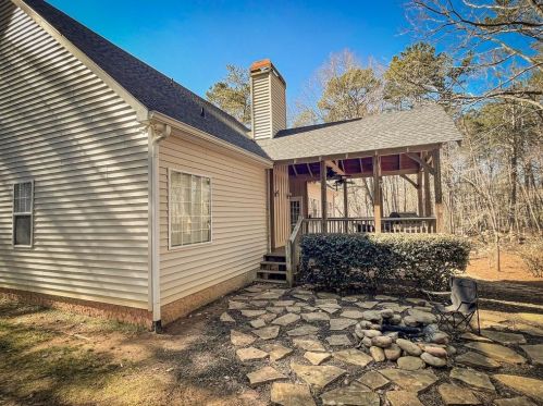 234 Settlers Point Dr, Clarkesville, GA 30523-3811