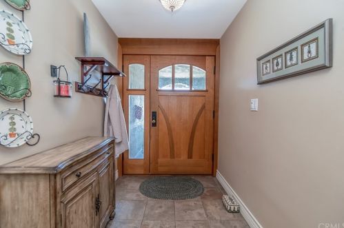 949 Inverness Ave, Glendora, CA 91740-5356
