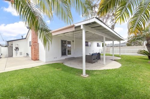 6562 Meath Cir, Huntington Beach CA  92647-3131 exterior
