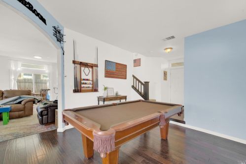 831 Chateau Cir, Vacaville CA  95687-7432 exterior