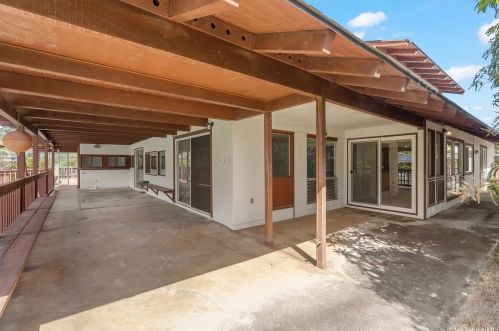 6897 Niumalu Loop, Honolulu HI  96825-1646 exterior