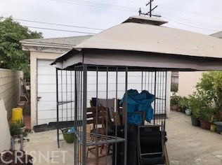 9611 Mallison Ave, South Gate, CA 90280-4913
