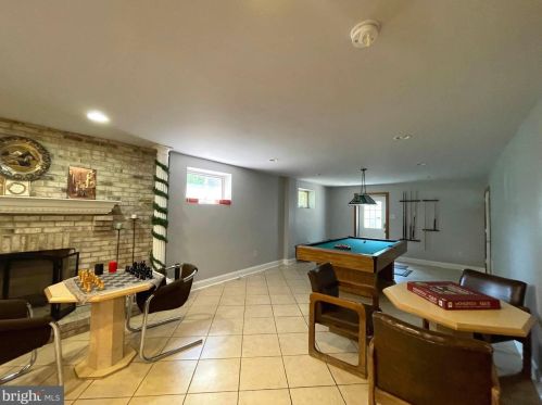 2053 Mayflower Dr, Silver Spring MD 20905-5564 exterior