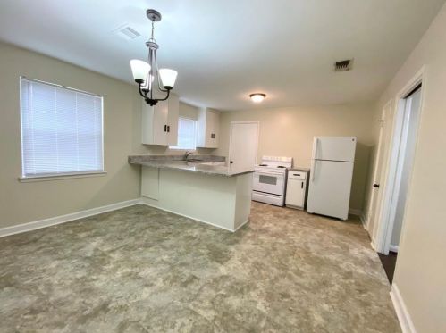 1004 Meadowlane St, Angleton TX  77515-3510 exterior