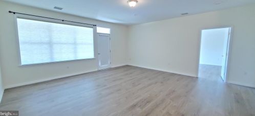 615 Timberlake Dr, Trenton NJ  08618-1473 exterior