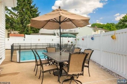 14 Crestmont Dr, Dover NJ  07801-1924 exterior