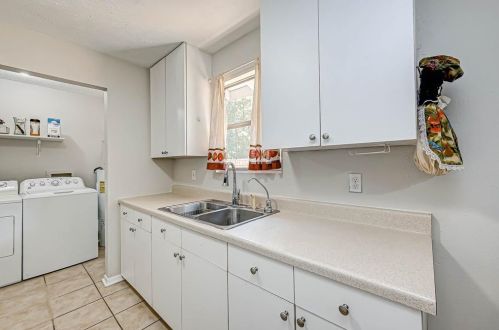 16723 Lk Cir, Conroe TX  77302-5343 exterior