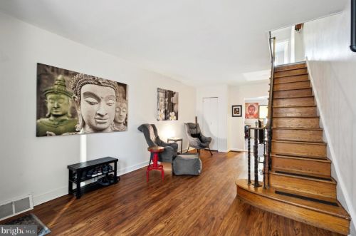 609 Earp St, Philadelphia, PA 19147-5807