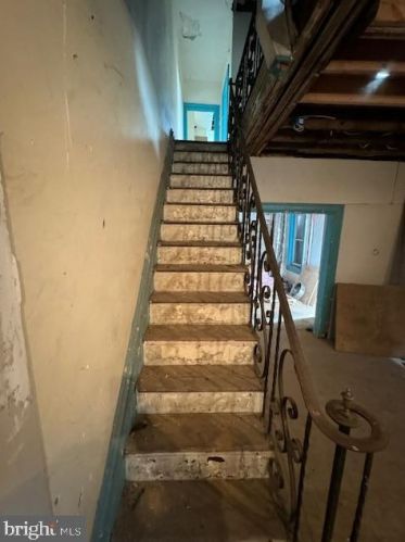 129 63rd St, Philadelphia PA 19142-2303 exterior