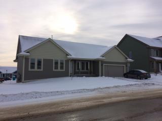 3303 32nd St, Williston, ND 58801-2555