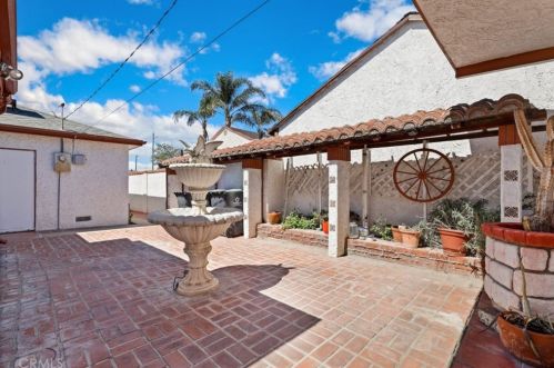 515 Townsend St, Santa Ana CA 92703-2838 exterior