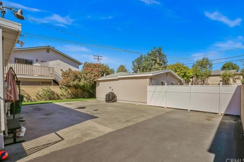 611 Broadway, Anaheim CA  92805-4101 exterior