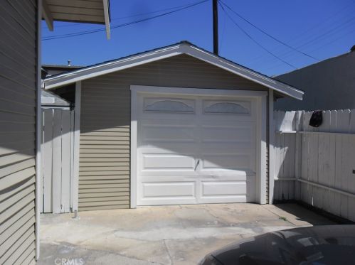 307 Shelton St, Santa Ana CA 92703-4828 exterior