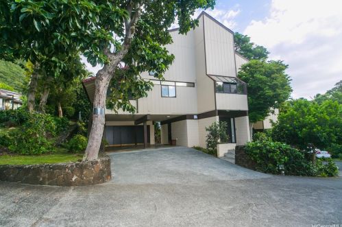 2817 Manoa Rd, Honolulu, HI 96822-1752