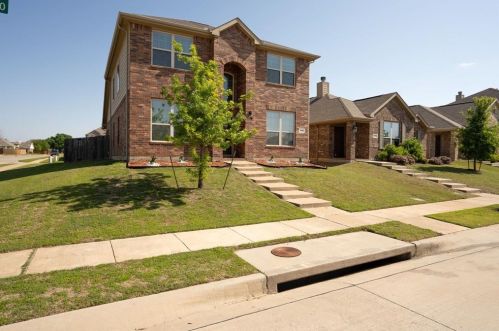 9101 Holliday Ln, Aubrey, TX 76227-8312