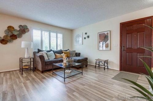 5025 Collwood Way, San Diego, CA 92115-2066