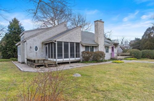 92 Overlook Ave, Charlestown, RI 02813-1220