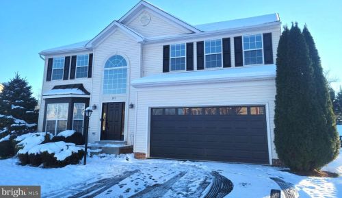 243 Sawgrass Dr, Charles Town, WV 25414-5943