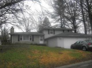 44 Aaron Dr, Belleville, IL 62220-3000